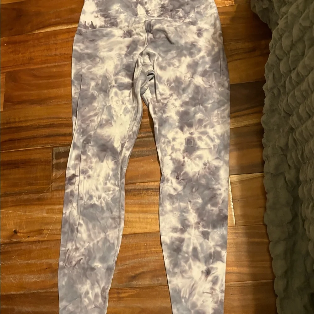 Lululemon Tie Dye High Rise Leggings Size 12 (0835)‎